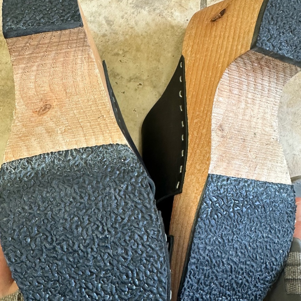 Black Leather Women's Clogs - Picture 5 of 5